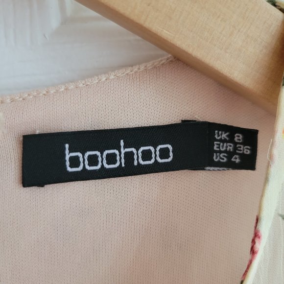 Boohoo Floral Off-Shoulder Dress With Ladder Inserts - Picture 3 of 4